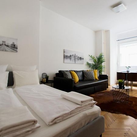 Standard Apartment By Hi5 - Petofi 12 Budapest Luaran gambar