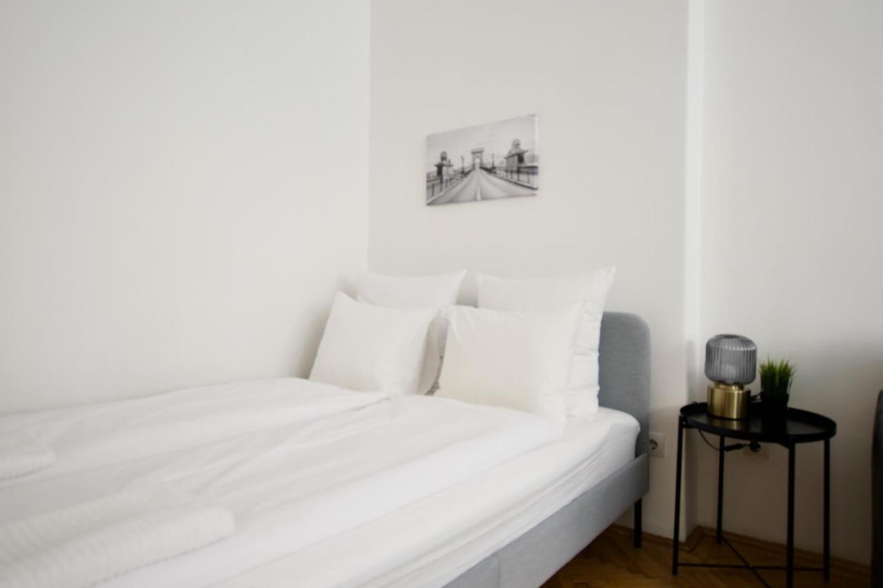 Standard Apartment By Hi5 - Petofi 12 Budapest Luaran gambar