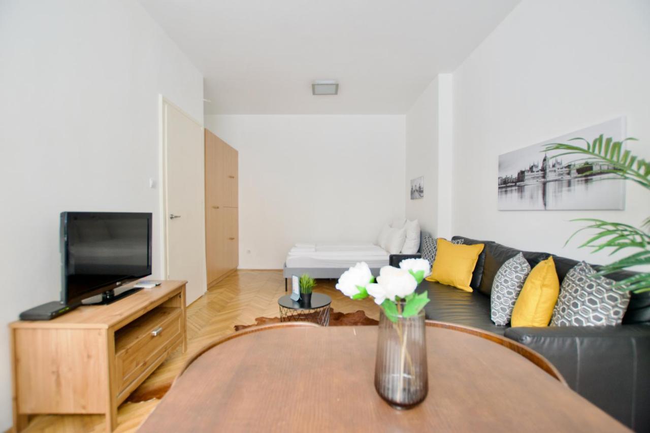 Standard Apartment By Hi5 - Petofi 12 Budapest Luaran gambar