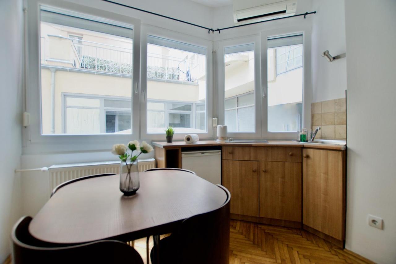 Standard Apartment By Hi5 - Petofi 12 Budapest Luaran gambar